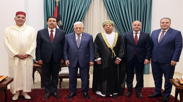 الرئيس محمود عباس،يستقبل السفراء العرب المقيمين والمعتمدين لدى دولة فلسطين (مصر، الأردن، تونس، عمُان، والمغرب).